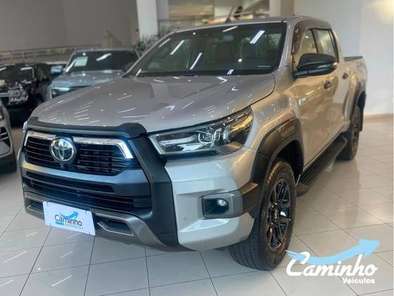 TOYOTA HILUX 2.8 D-4D TURBO DIESEL CD CONQUEST 4X4 AUTOMÁTICO